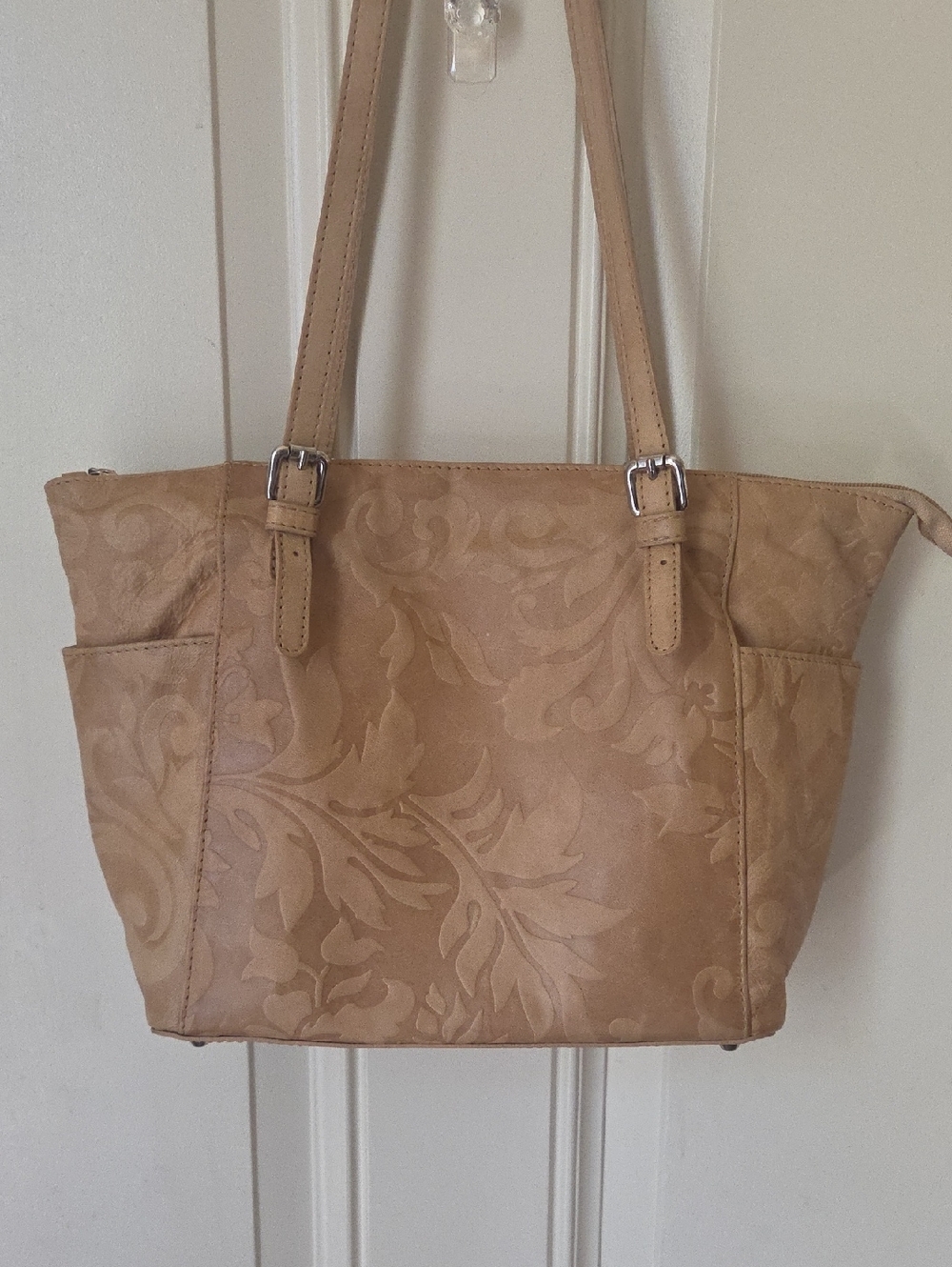 Valentina Tan Leather Tooled Shoulder Bag/Tote 🧡🩶